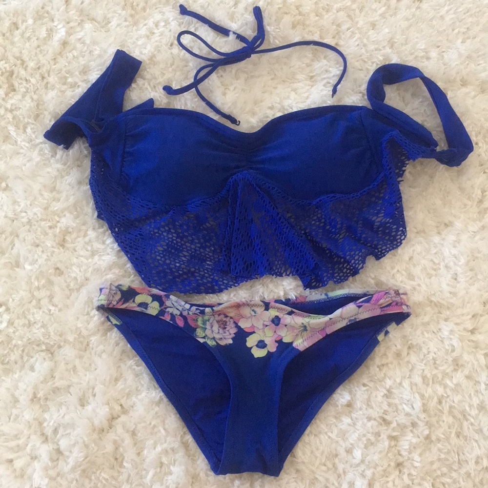 American Eagle Cute & Playful Bikini Top